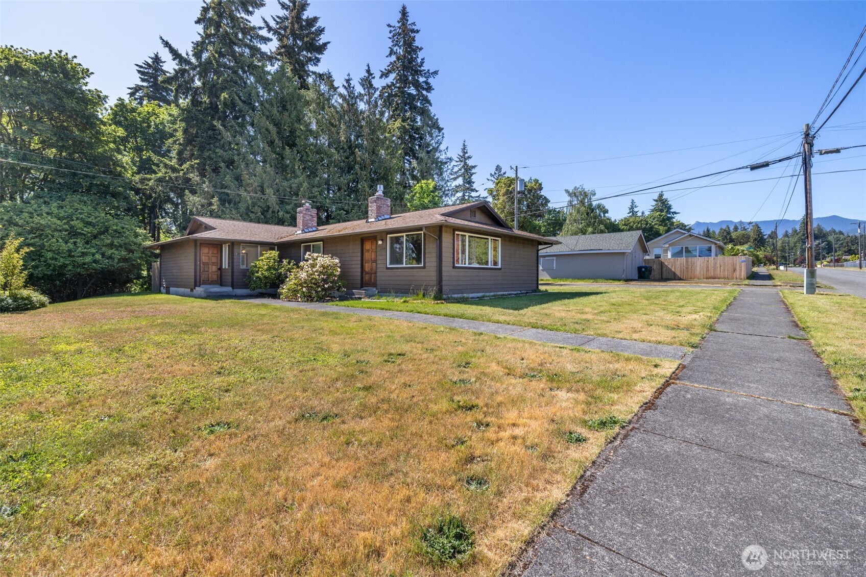 1207 1209 S Pine Street Unit: 1209