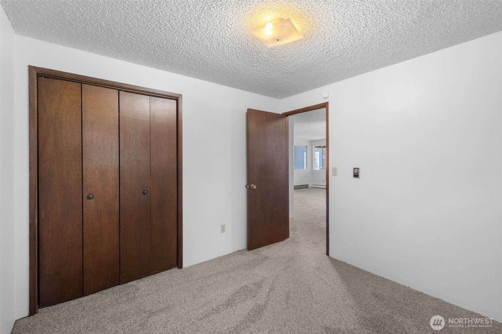 1207 1209 S Pine Street Unit: 1209