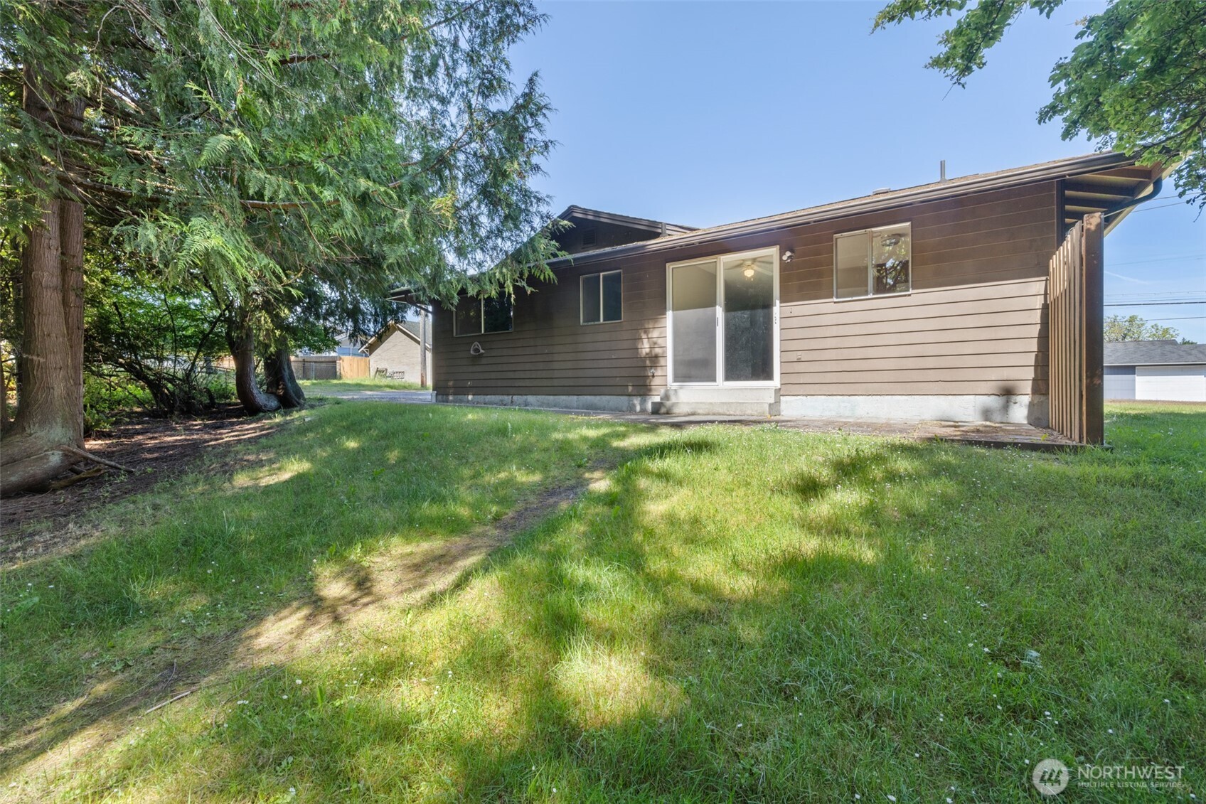 1207 1209 S Pine Street Unit: 1209