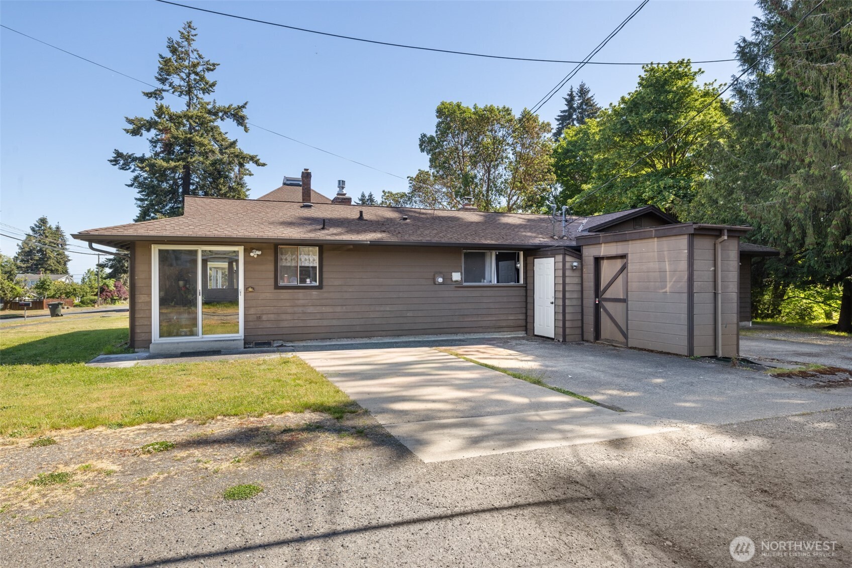 1207 1209 S Pine Street Unit: 1209