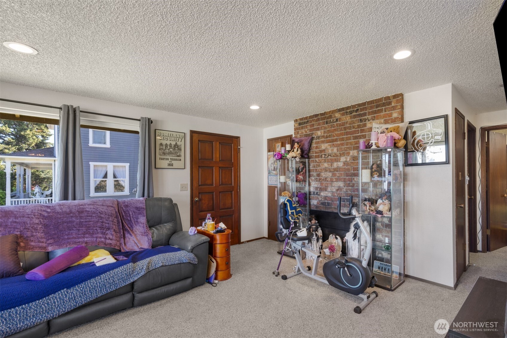 1207 1209 S Pine Street Unit: 1209