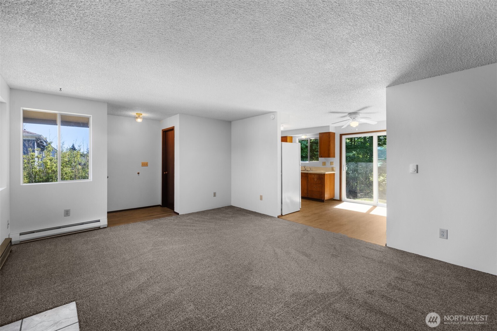 1207 1209 S Pine Street Unit: 1209