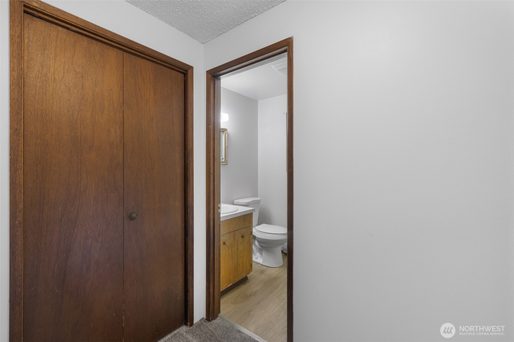 1207 1209 S Pine Street Unit: 1209