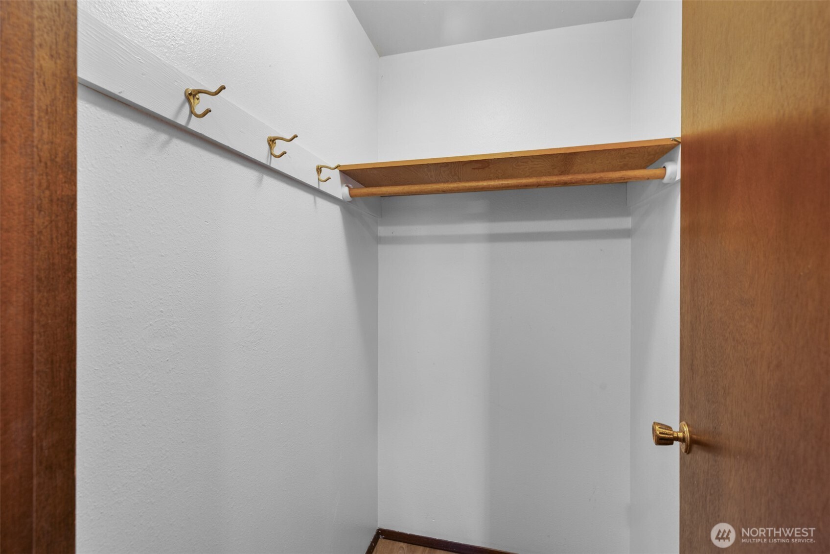 1207 1209 S Pine Street Unit: 1209