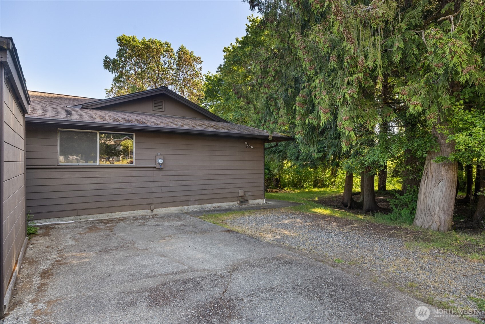 1207 1209 S Pine Street Unit: 1209