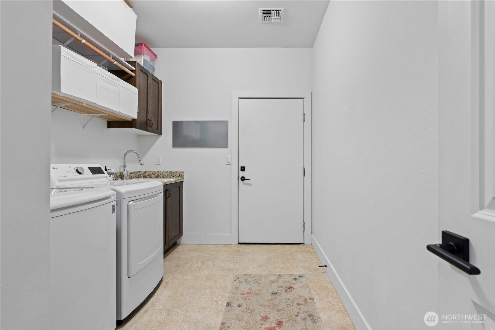 20 Dunsmuir Road