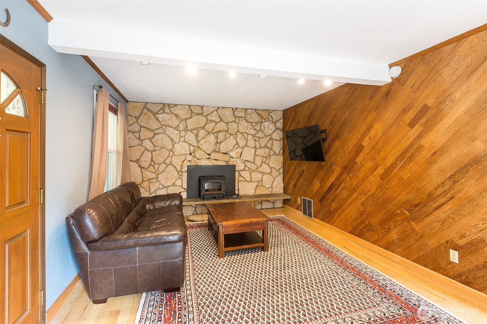 221 W 15th Street