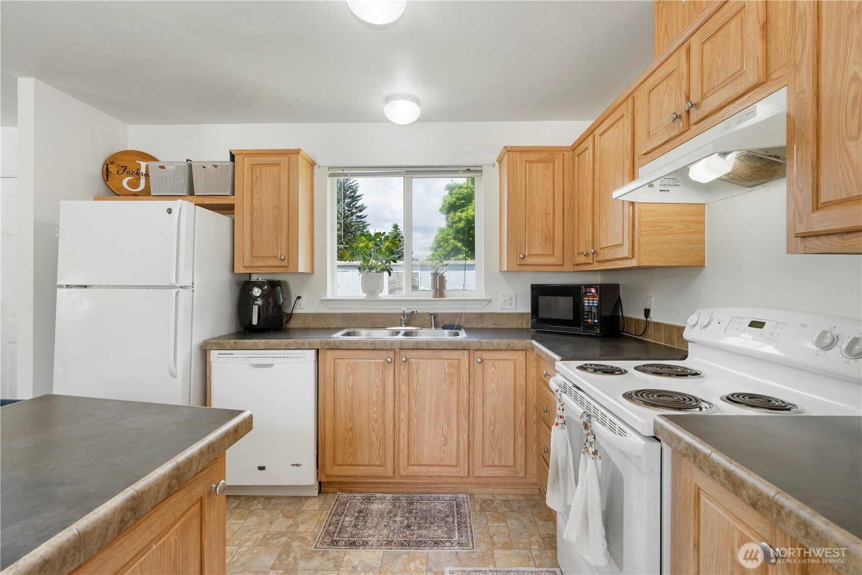 611 Cedar Avenue Unit: 6