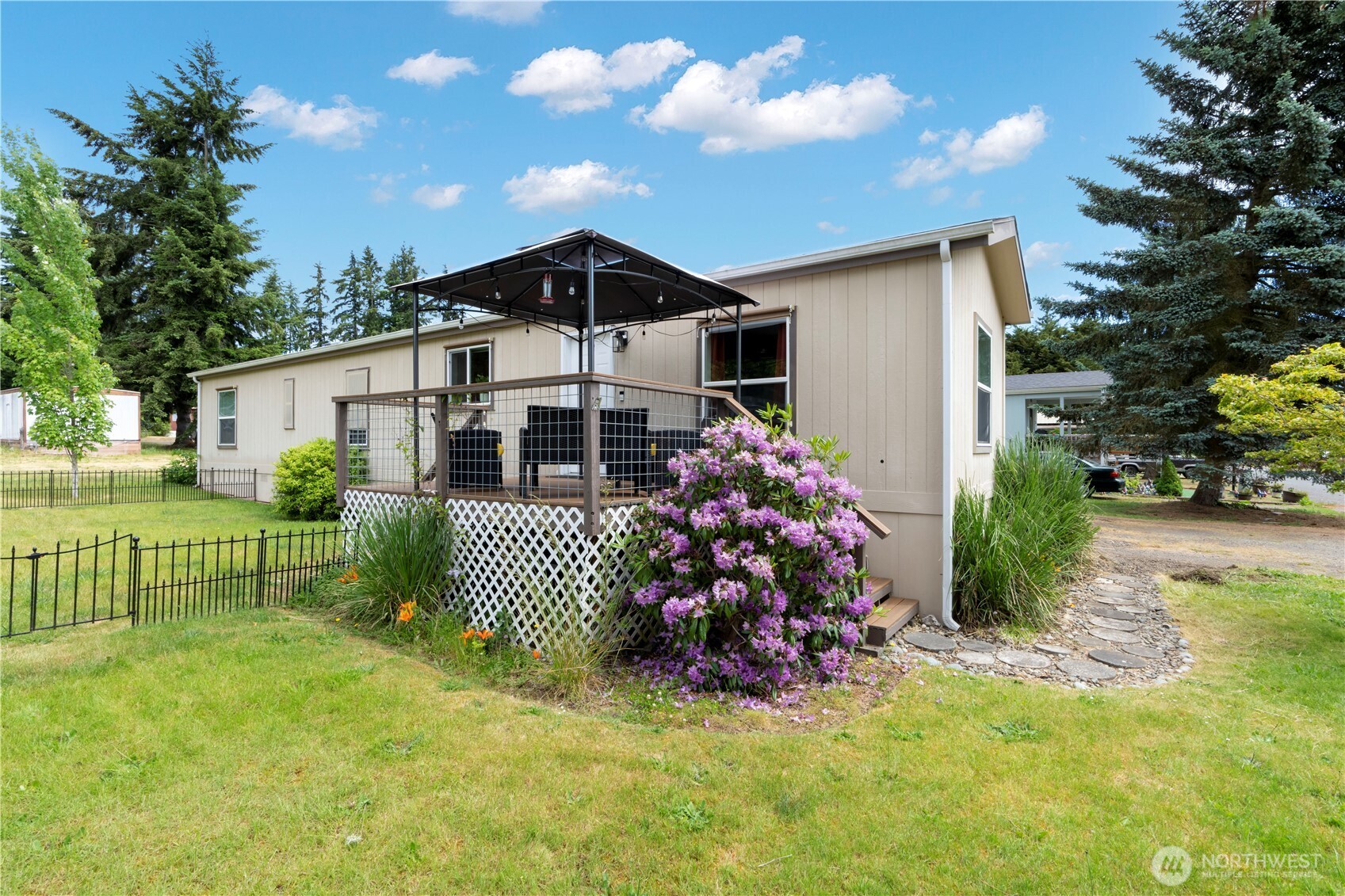 611 Cedar Avenue Unit: 6