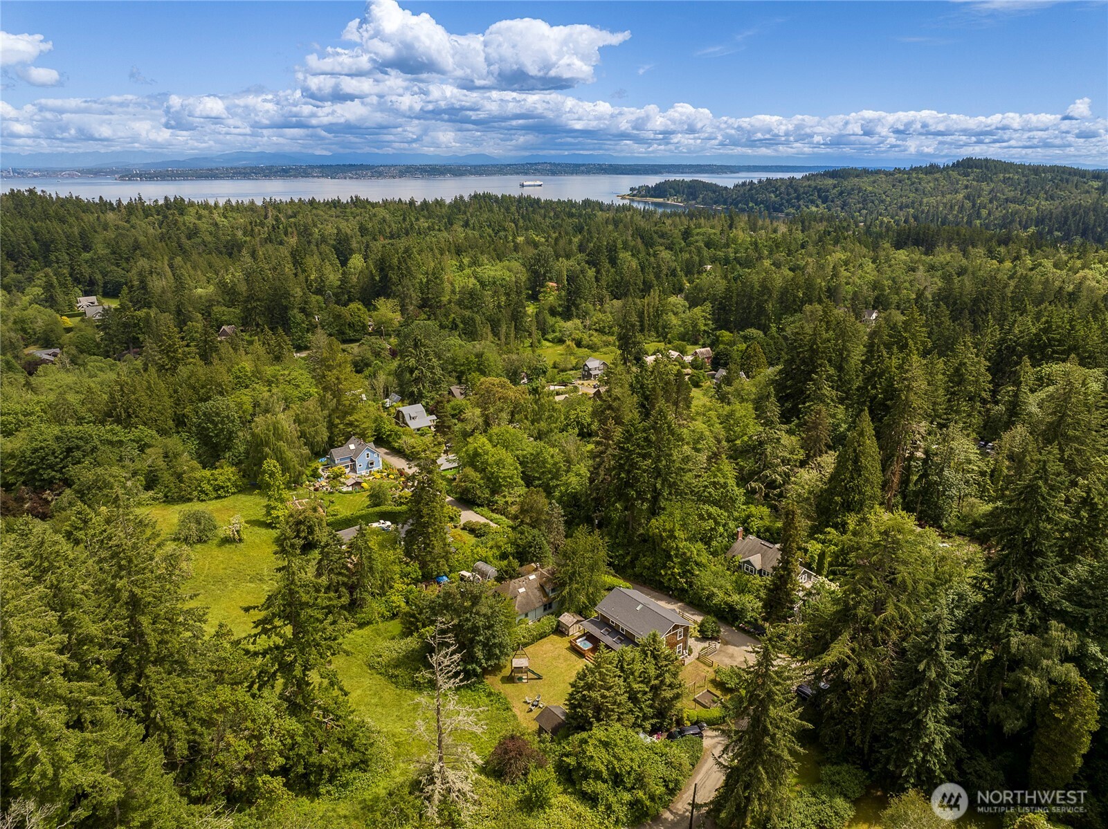 9762 NE Pine Street