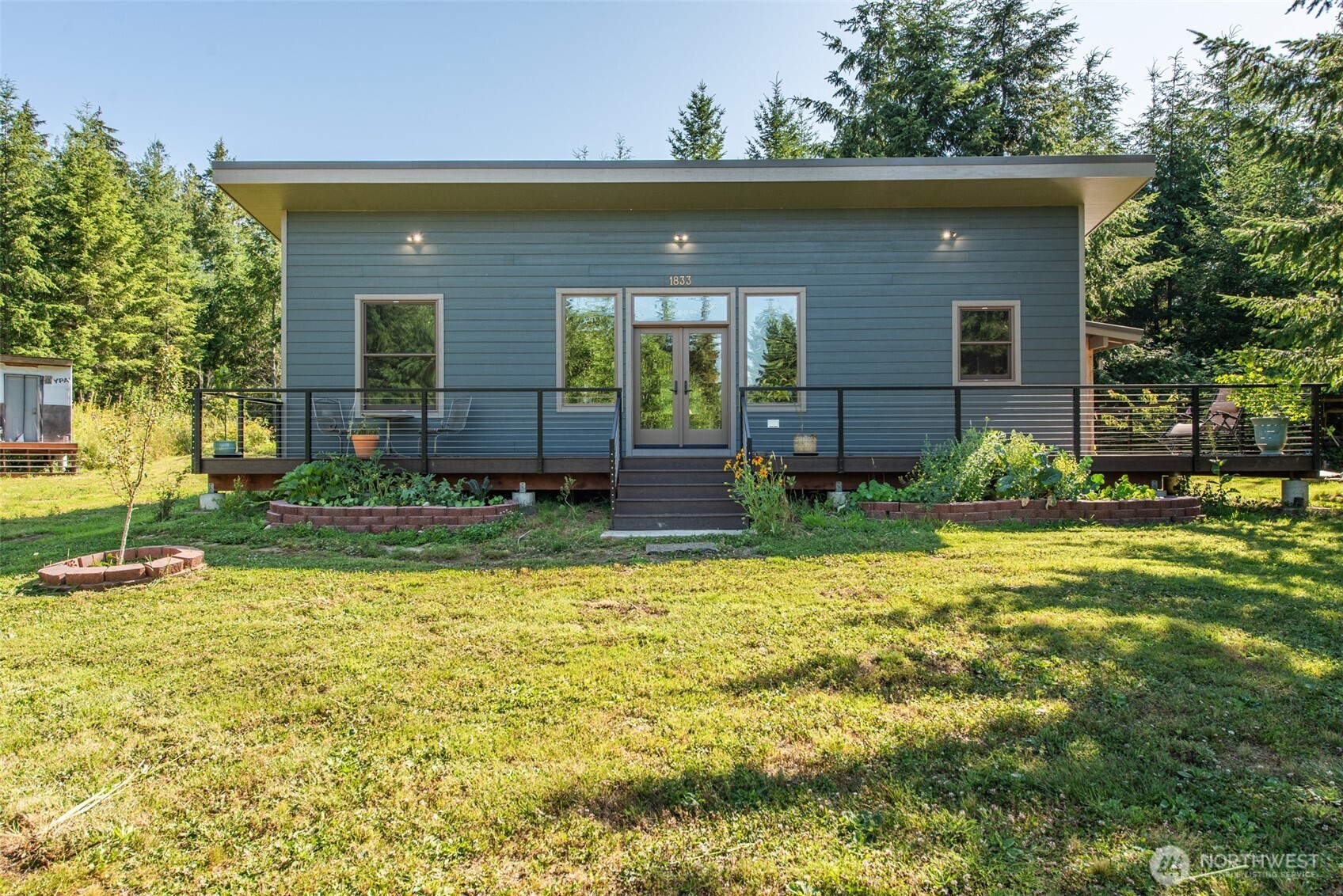 1833 Eaglemount Road