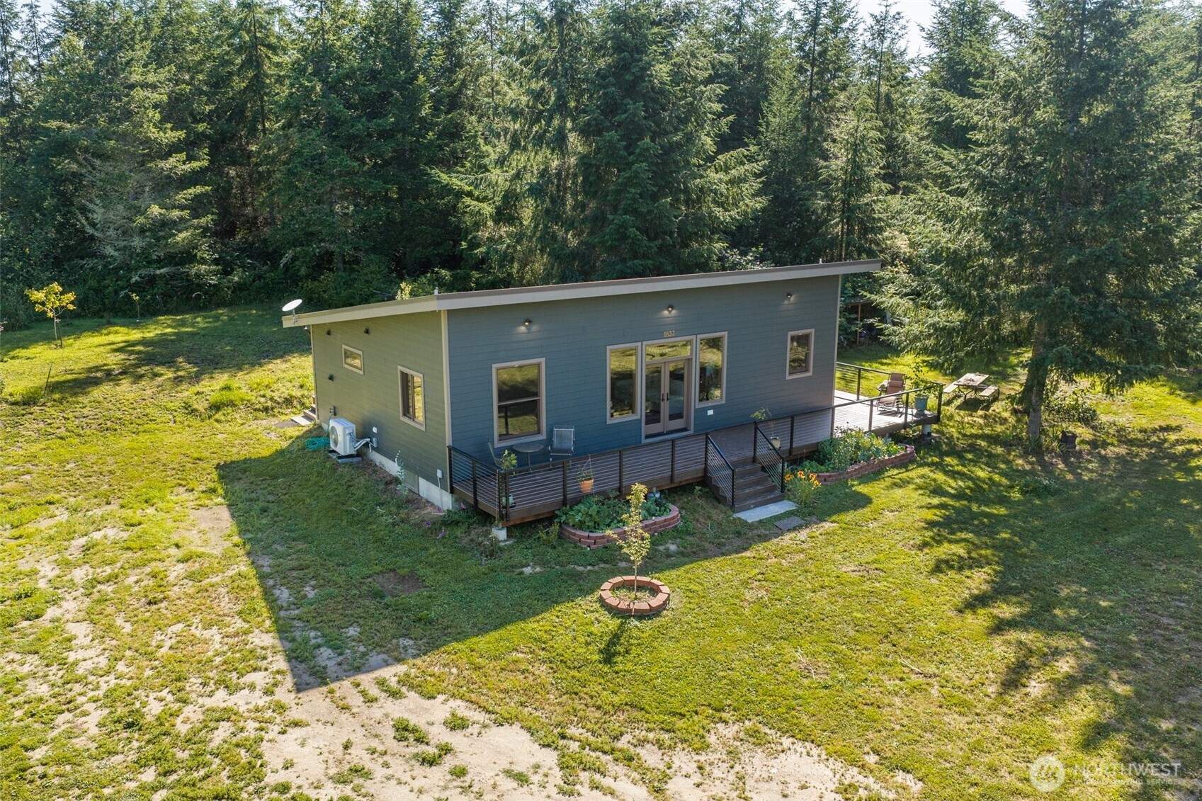 1833 Eaglemount Road