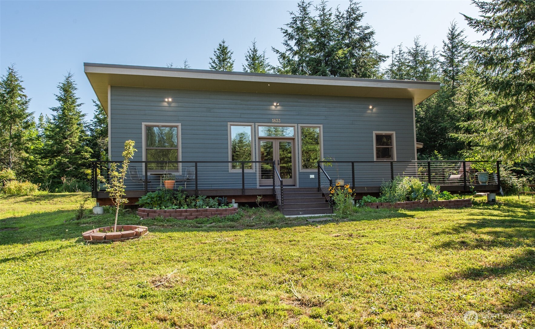 1833 Eaglemount Road