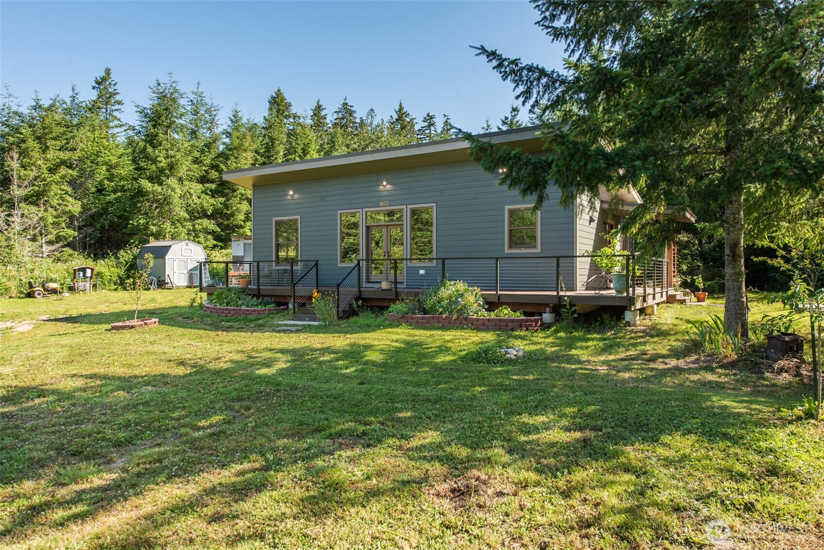 1833 Eaglemount Road