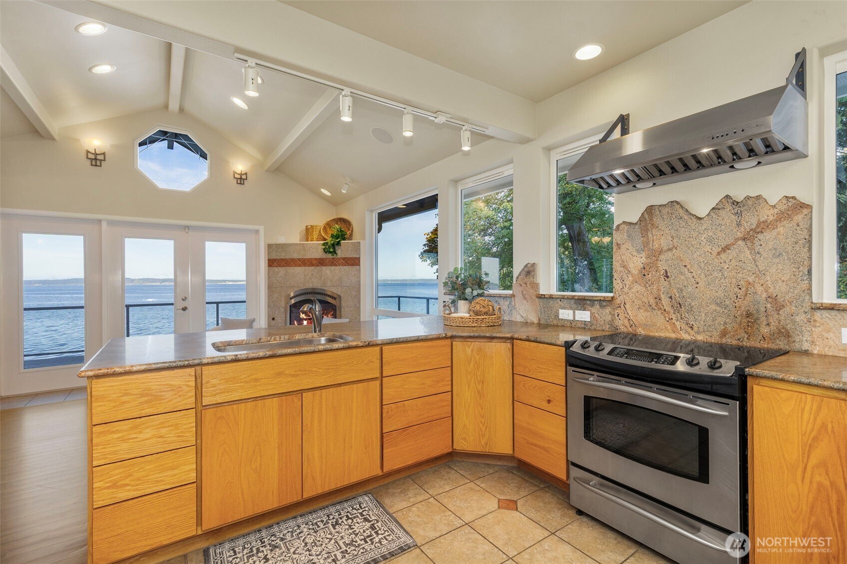 131 S Bay Way