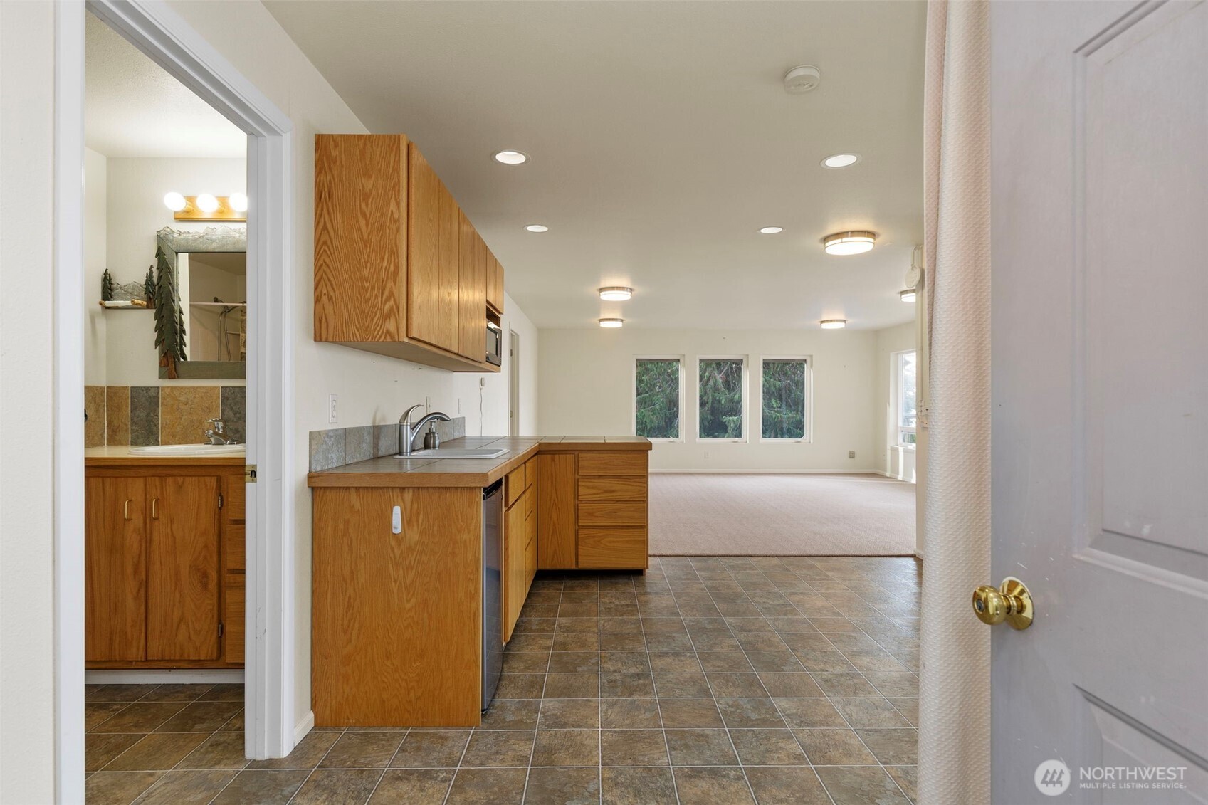 131 S Bay Way
