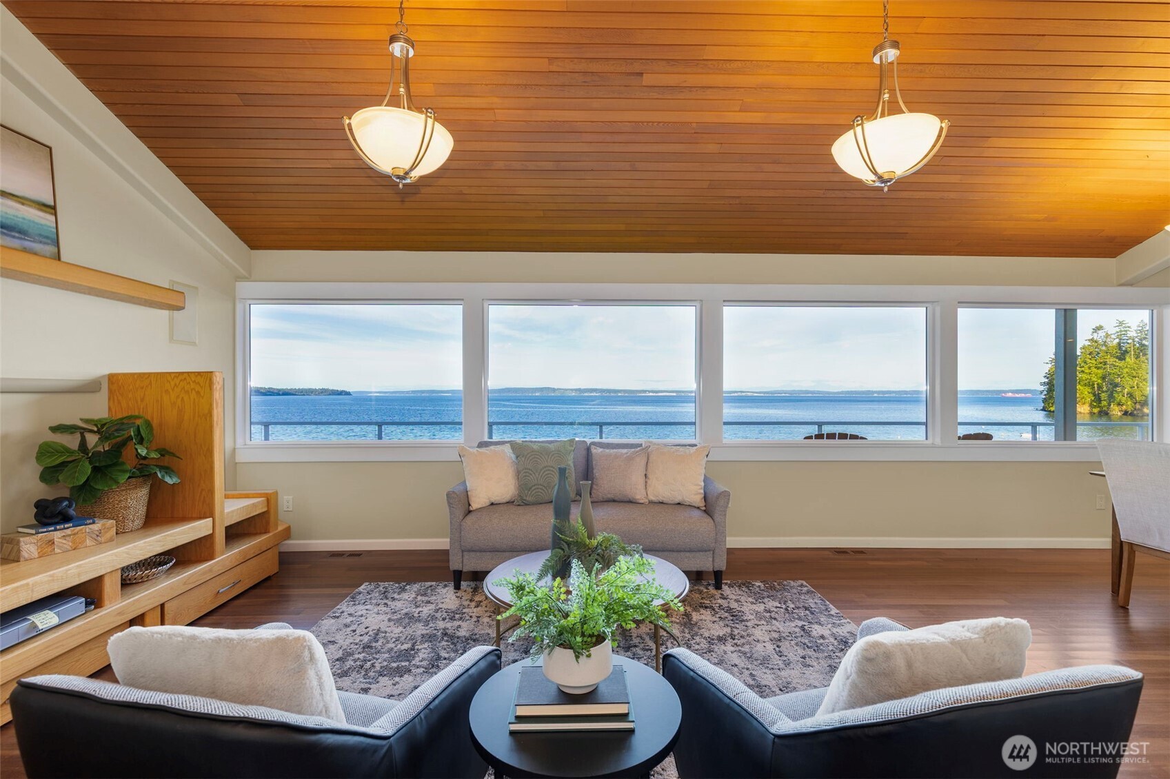 131 S Bay Way