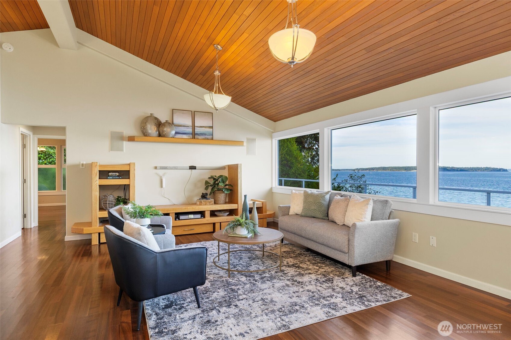 131 S Bay Way