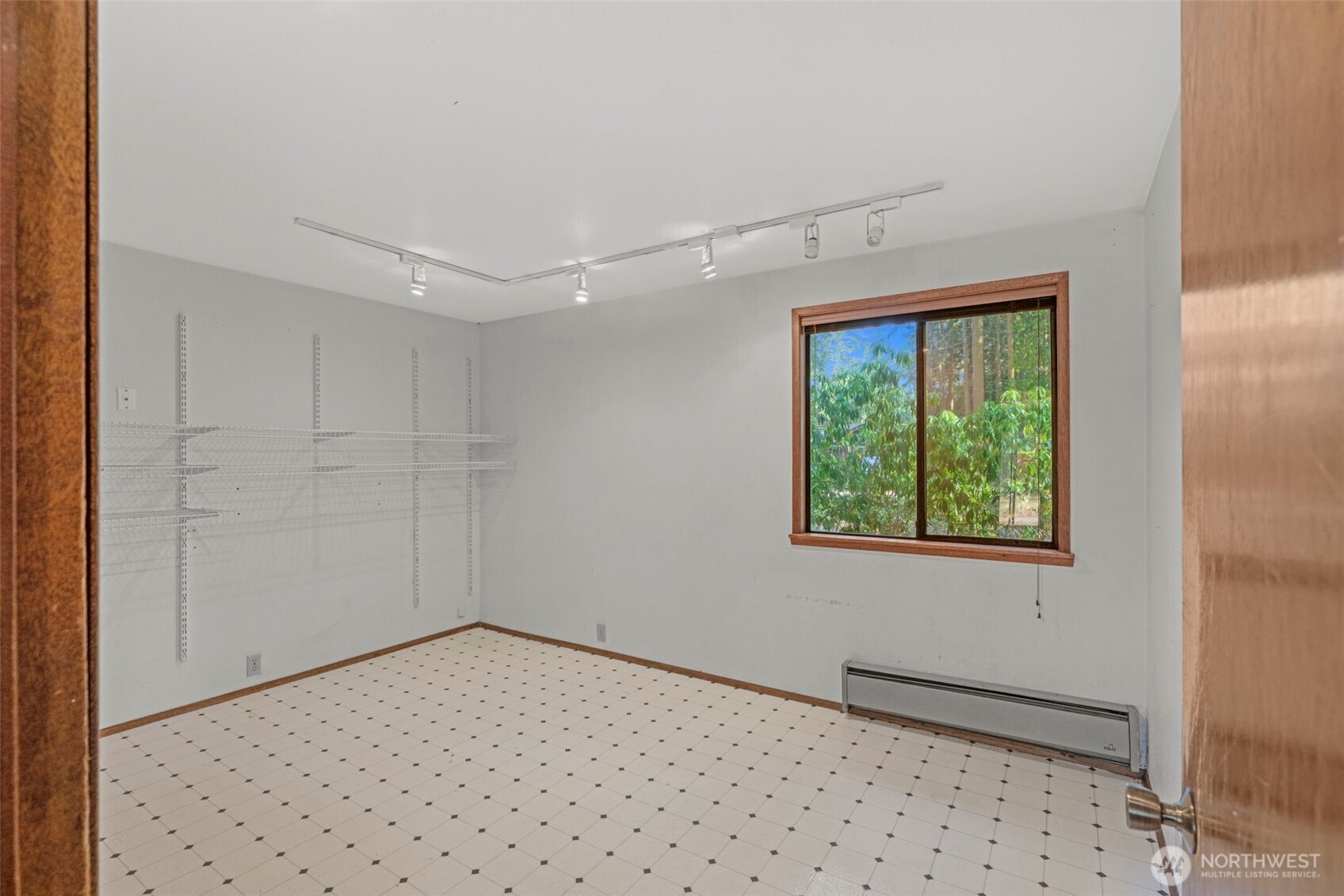 180 W Fitchburg Avenue