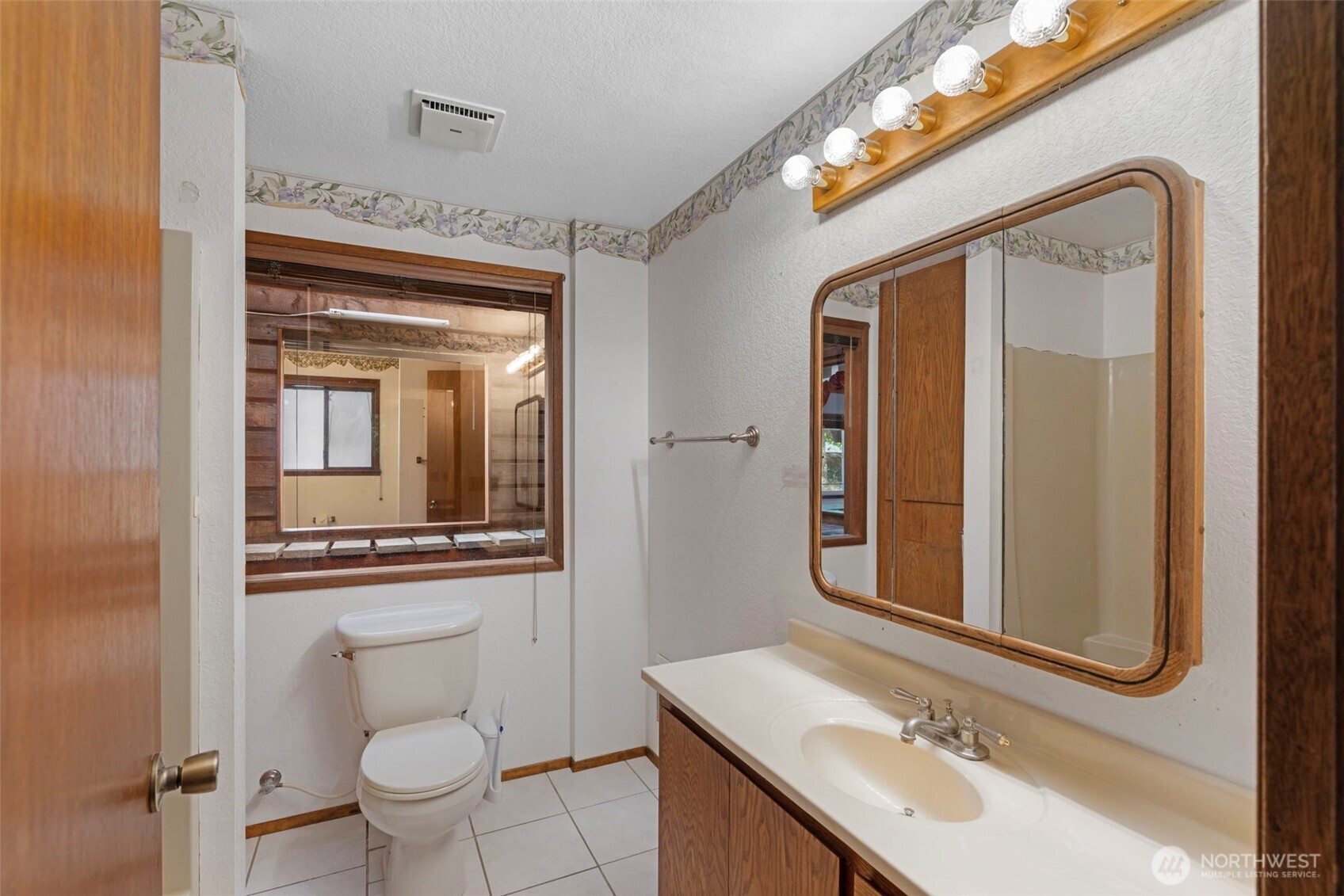 180 W Fitchburg Avenue