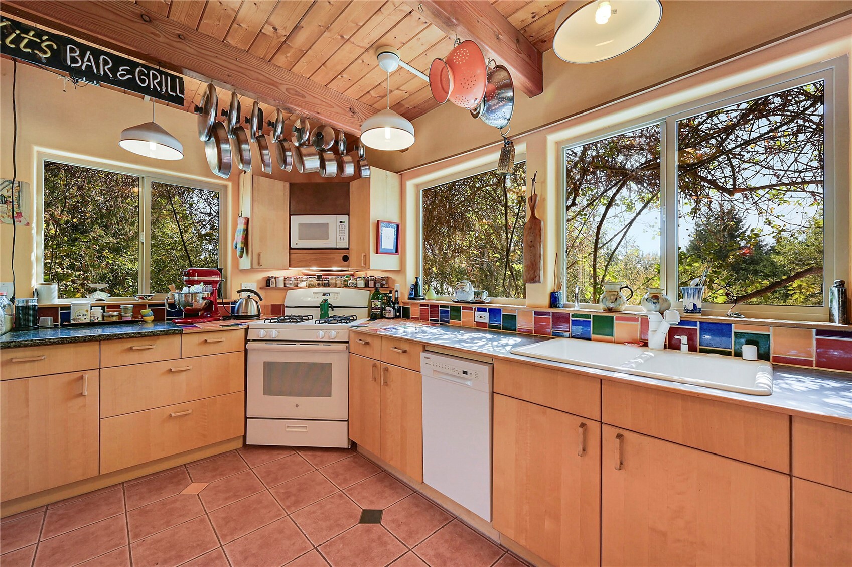 1673 Woodland Drive