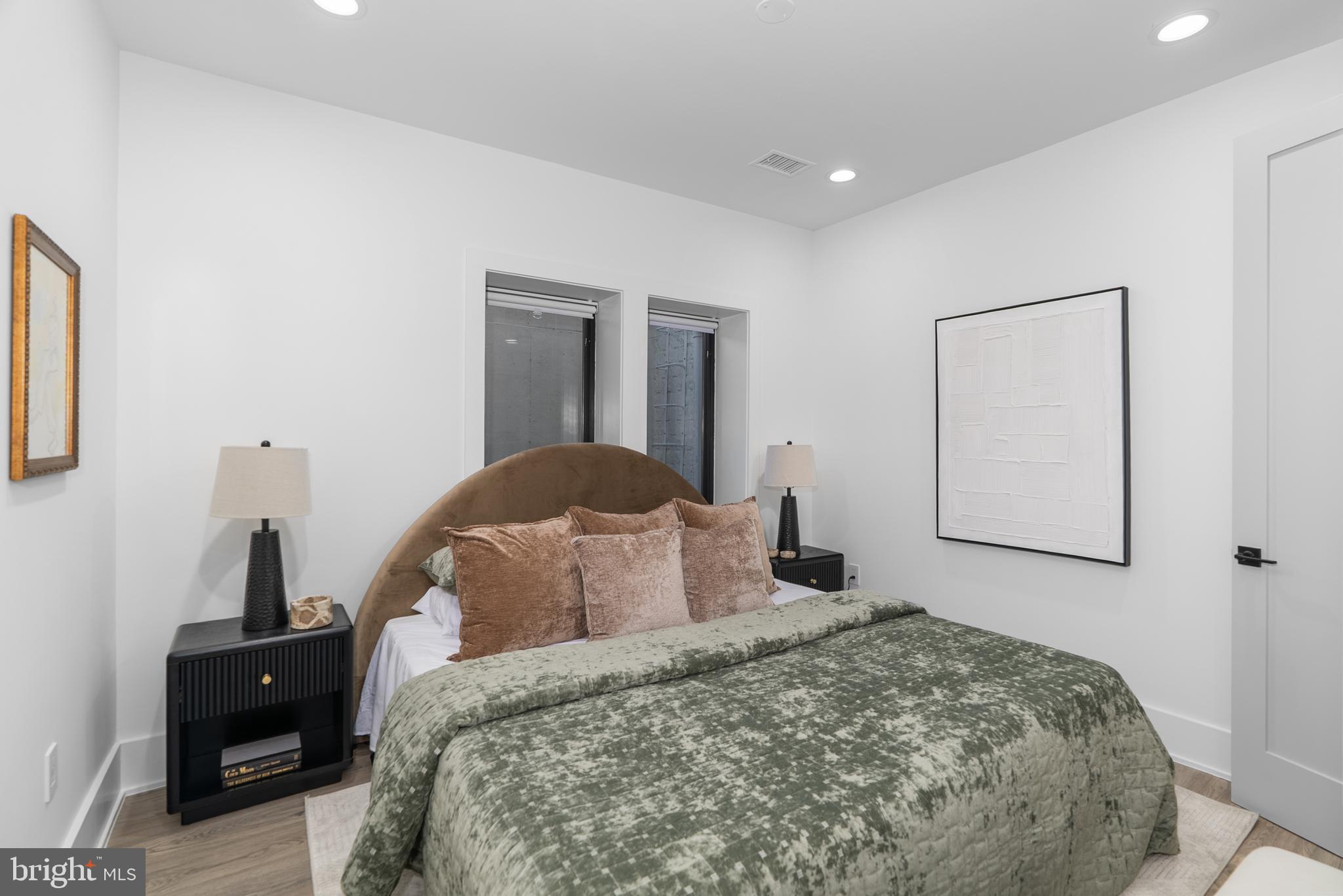 1140 OATES STREET NE 101