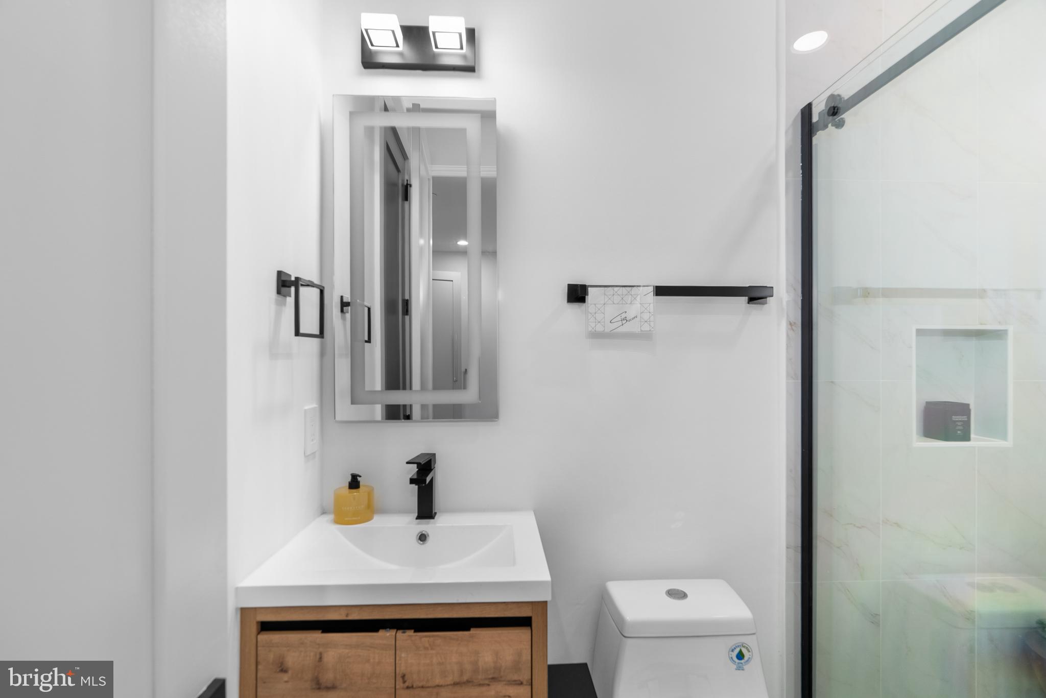 1140 OATES STREET NE 101