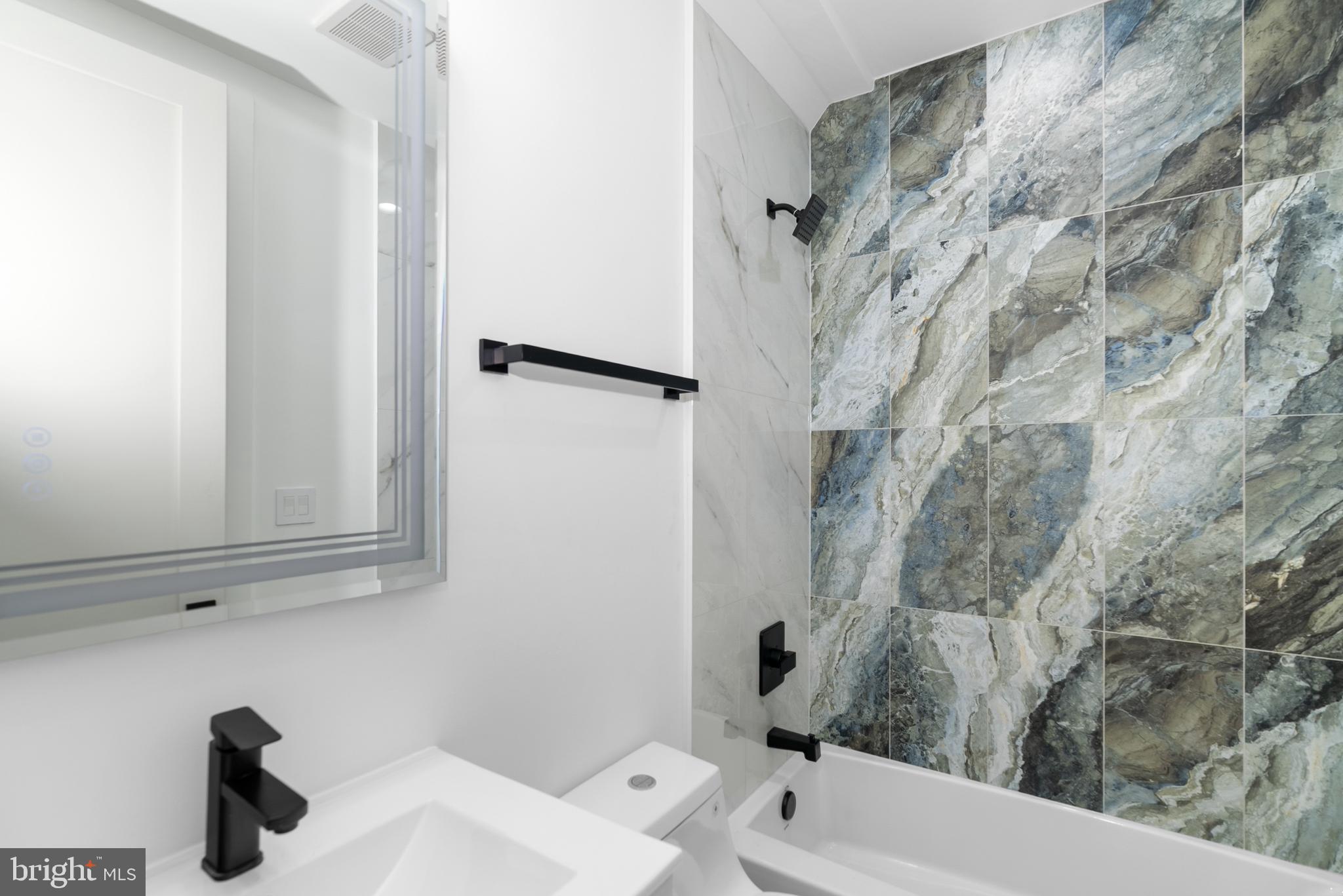 1140 OATES STREET NE 102