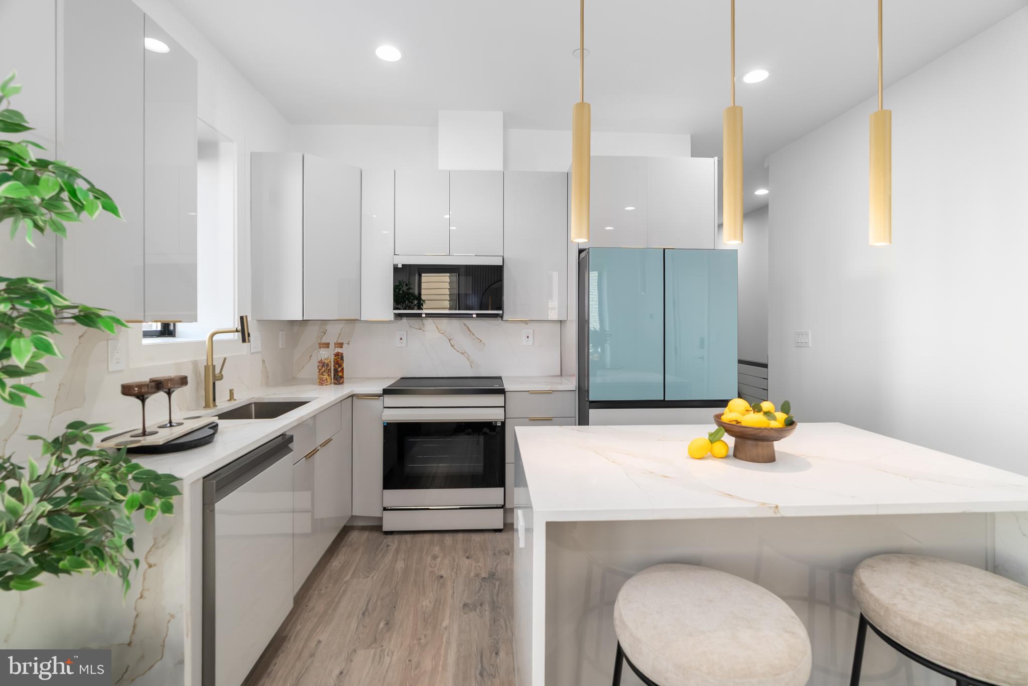 1140 OATES STREET NE 102