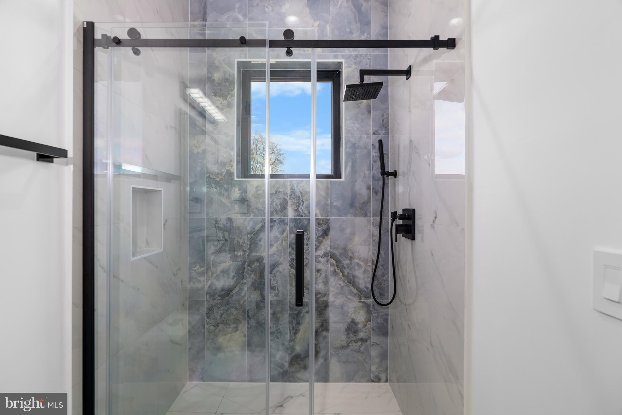 1140 OATES STREET NE 201