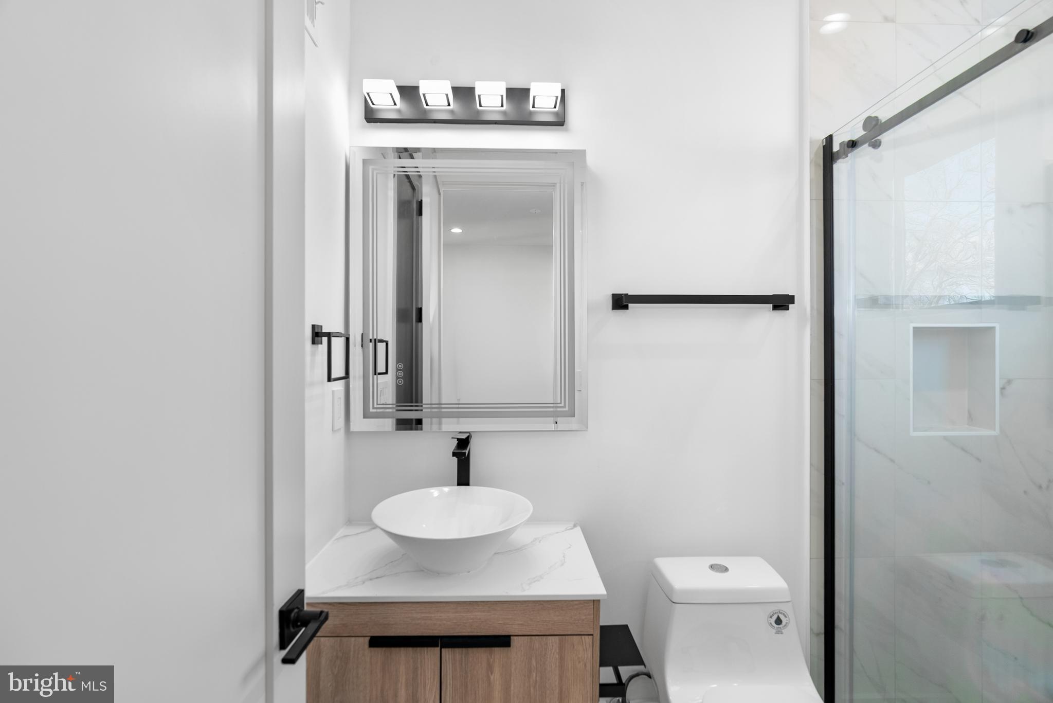 1140 OATES STREET NE 201