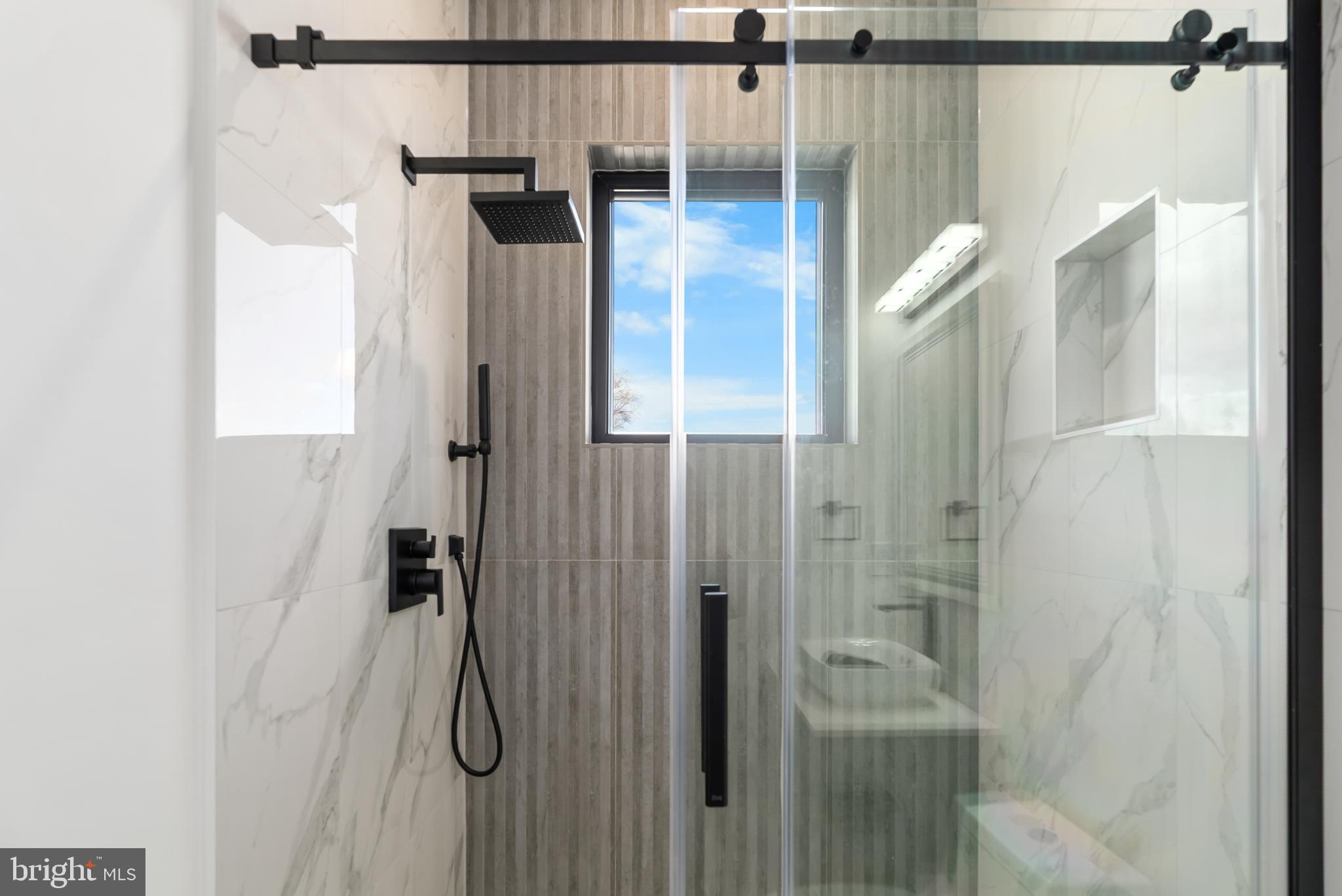 1140 OATES STREET NE 201