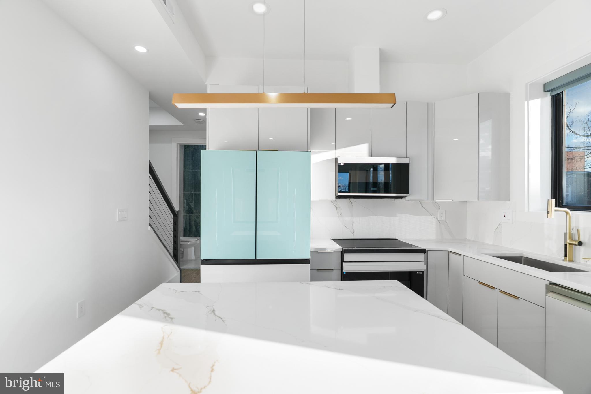 1140 OATES STREET NE 202