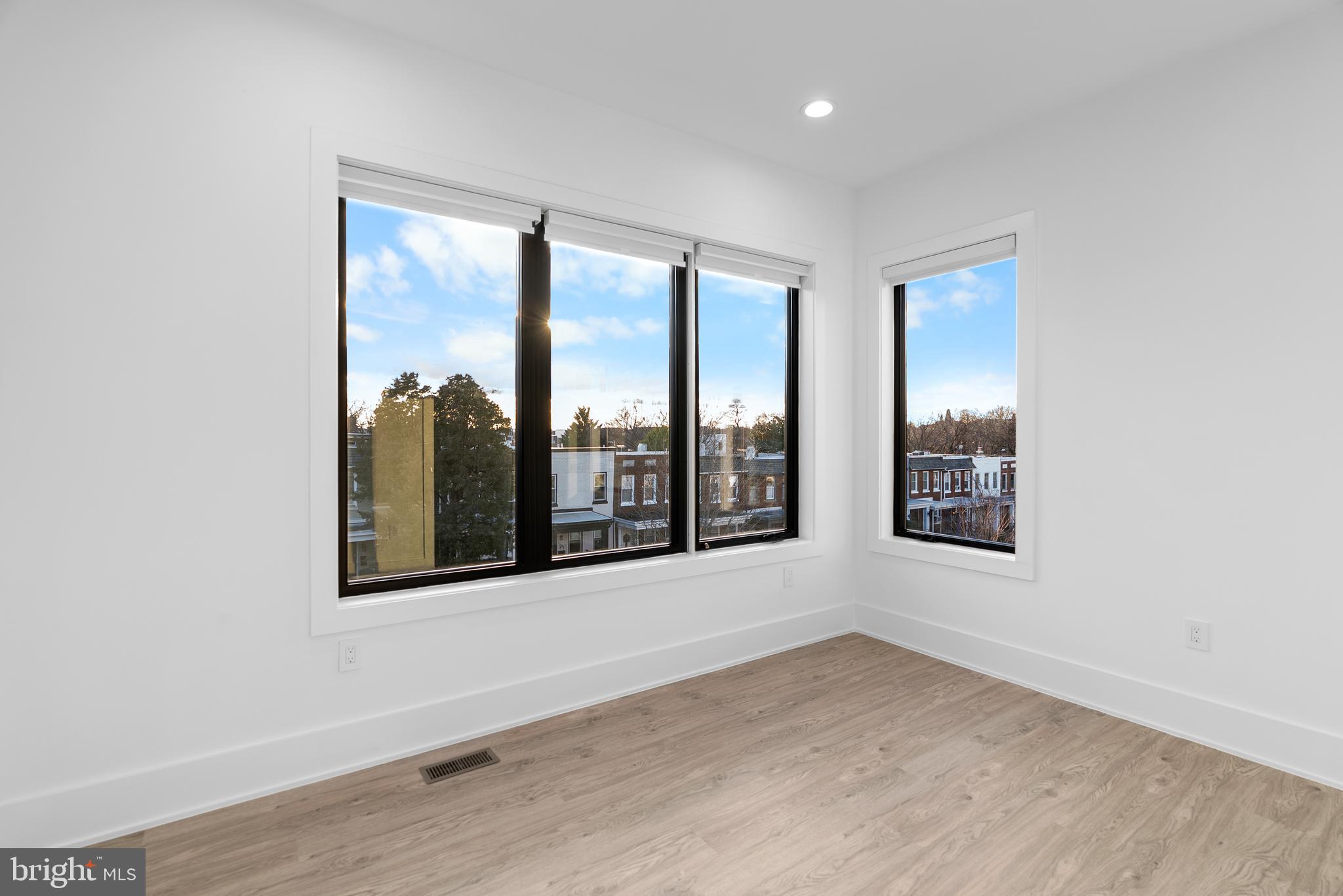 1140 OATES STREET NE 202