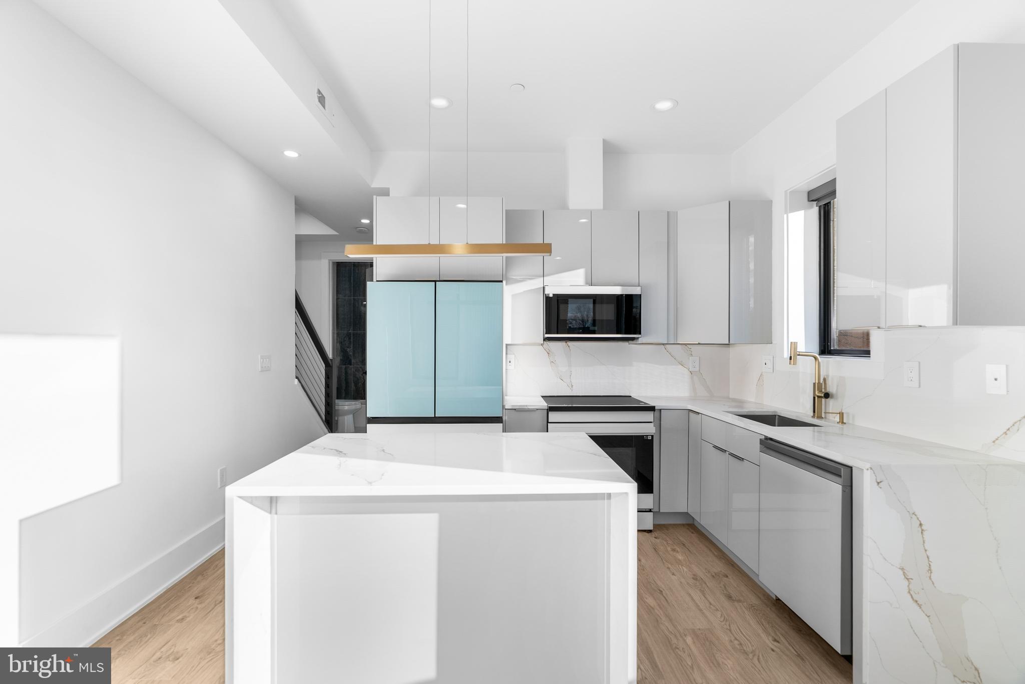 1140 OATES STREET NE 202