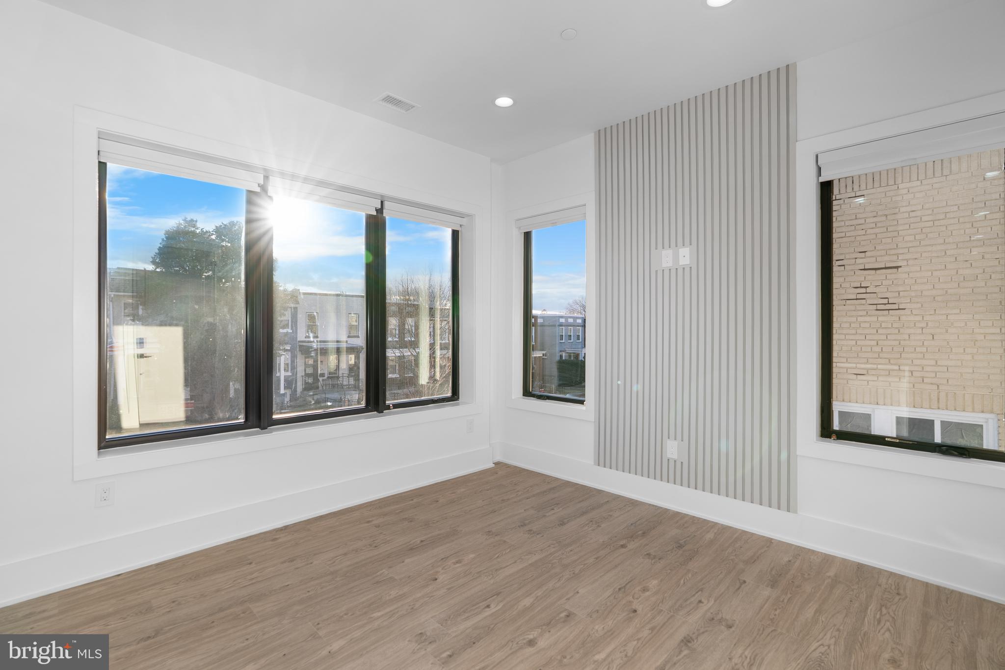 1140 OATES STREET NE 202