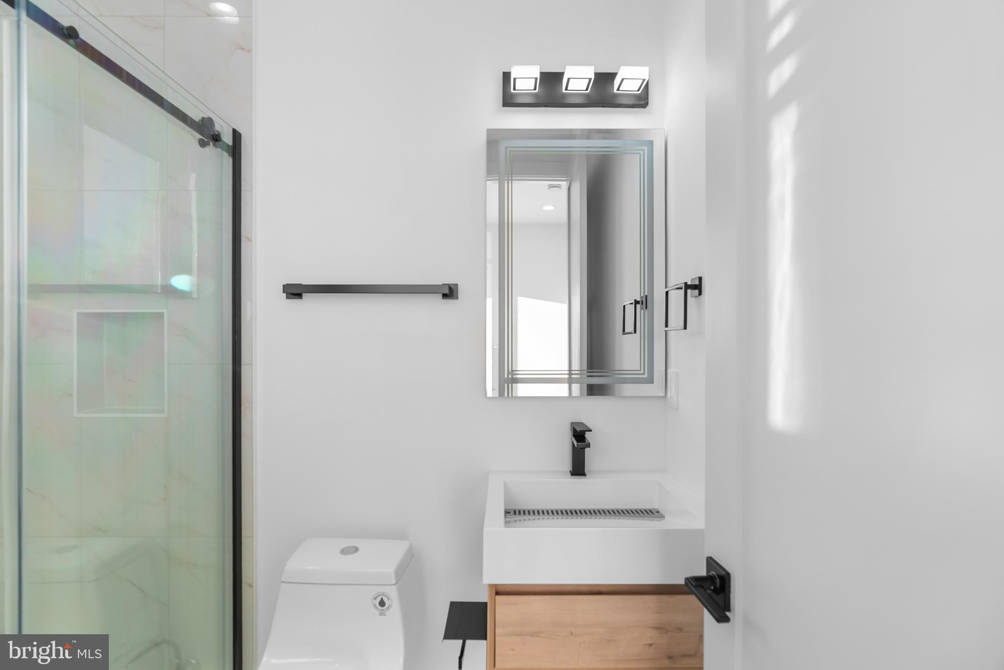 1140 OATES STREET NE 202