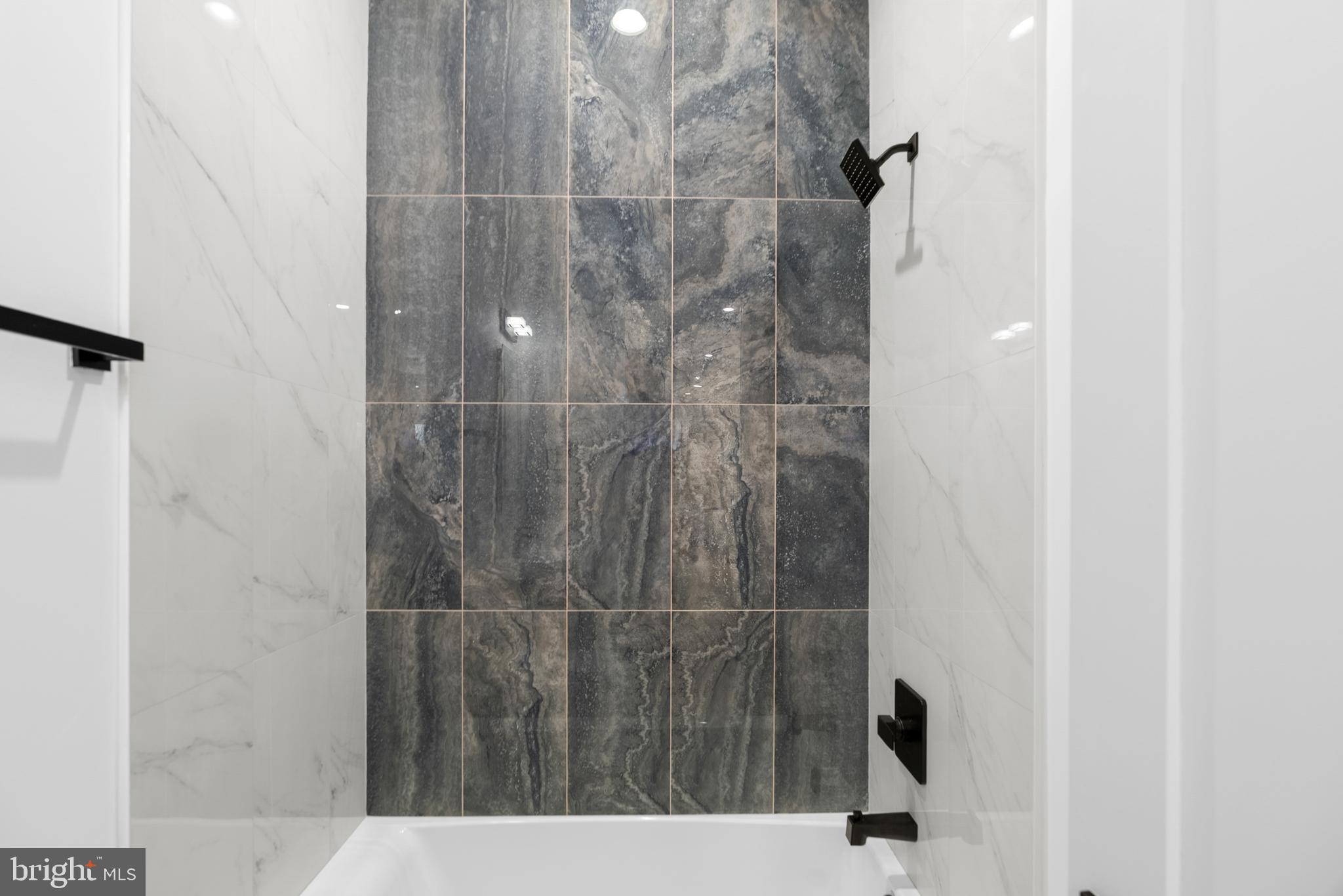 1140 OATES STREET NE 202