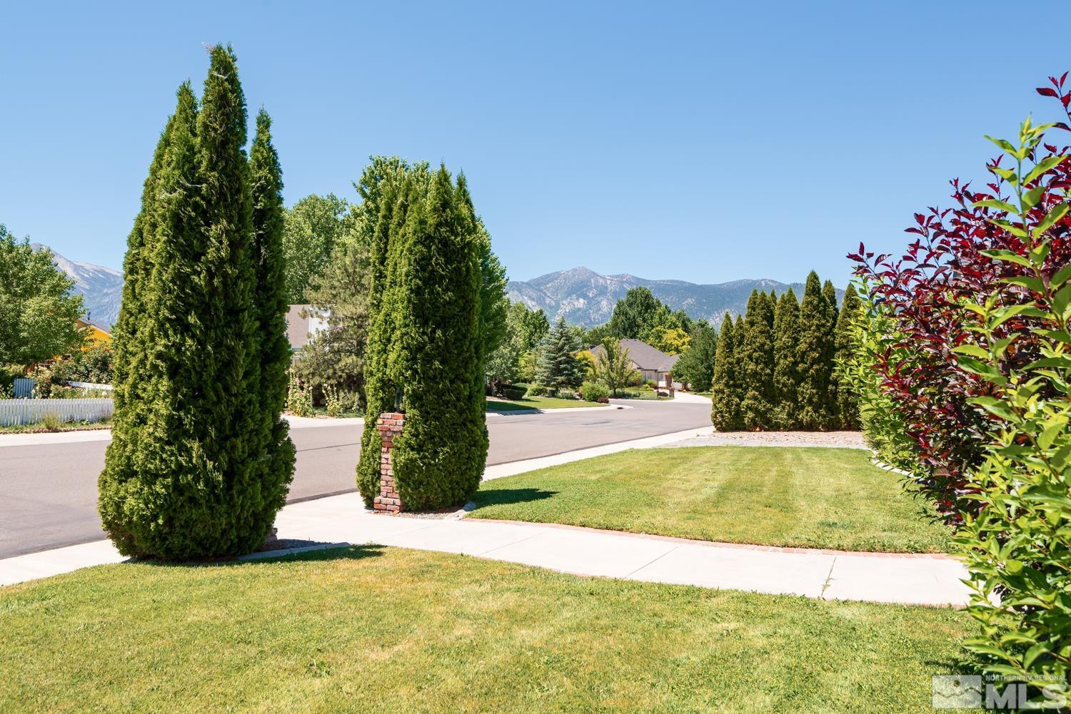 877 Longleaf Place