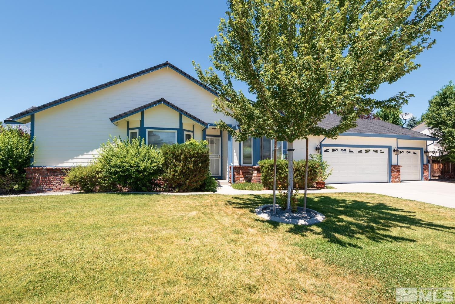 877 Longleaf Place