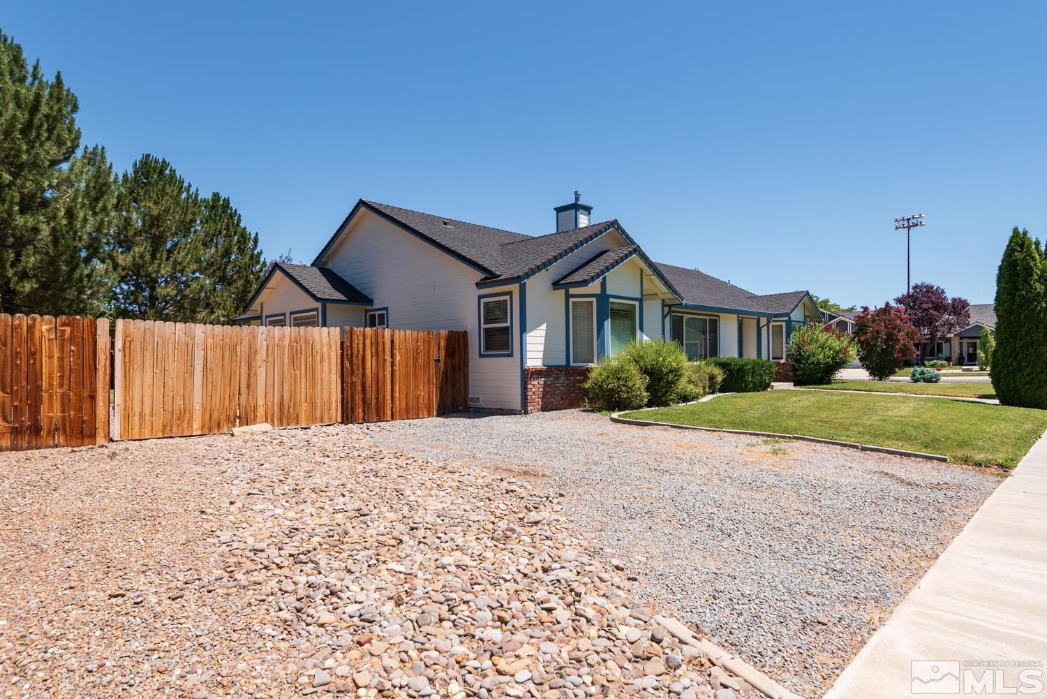 877 Longleaf Place