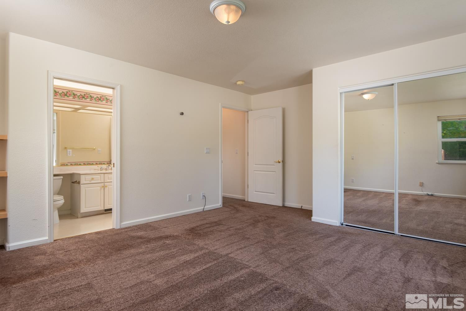 877 Longleaf Place