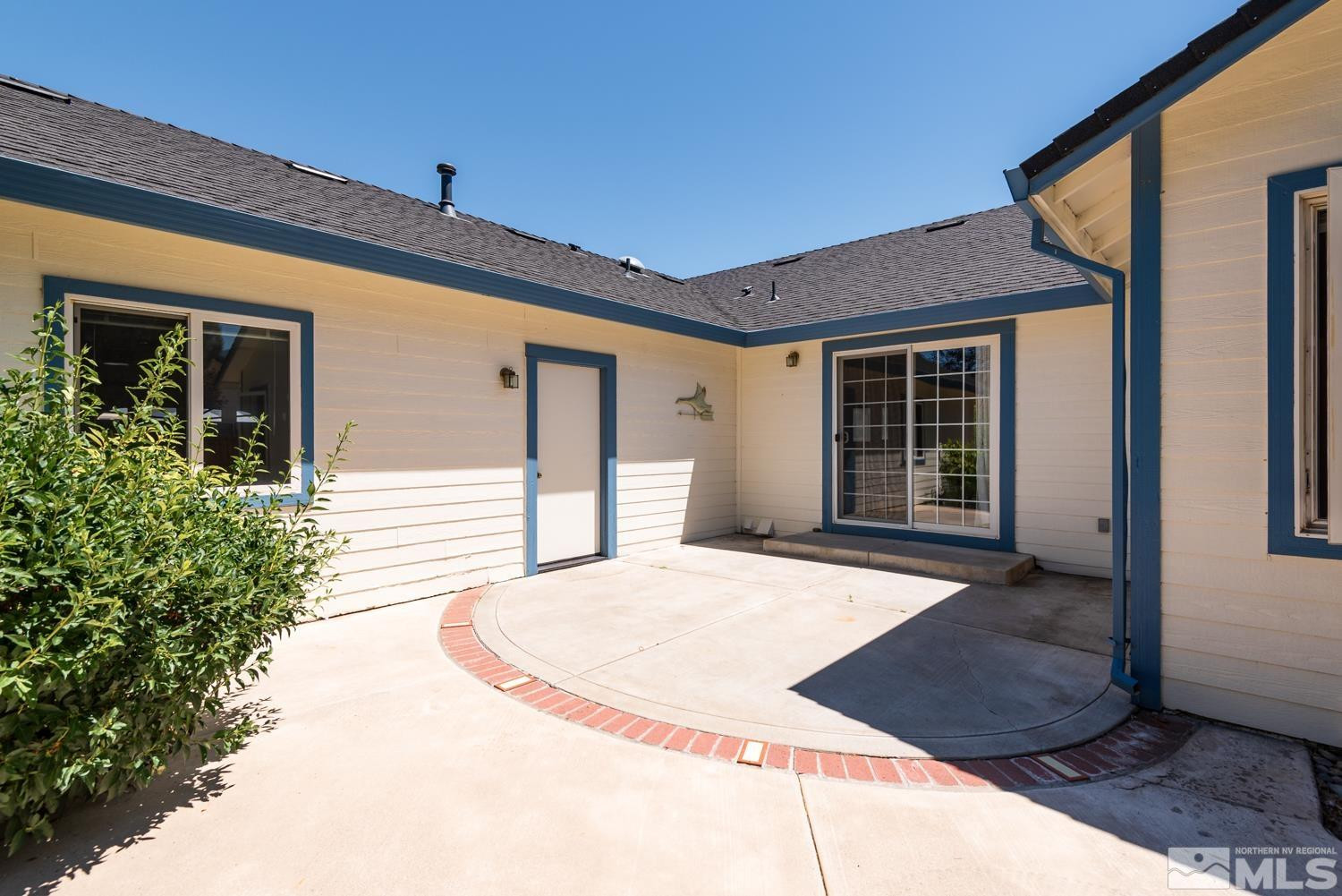 877 Longleaf Place