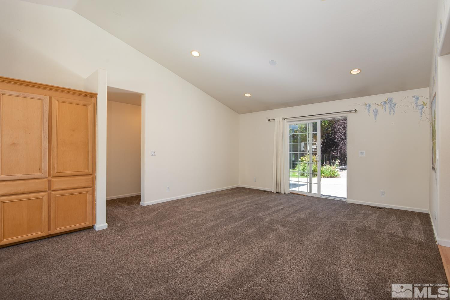 877 Longleaf Place