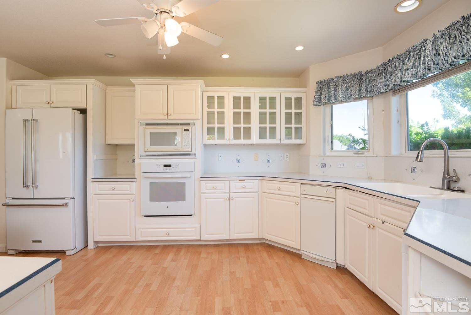 877 Longleaf Place