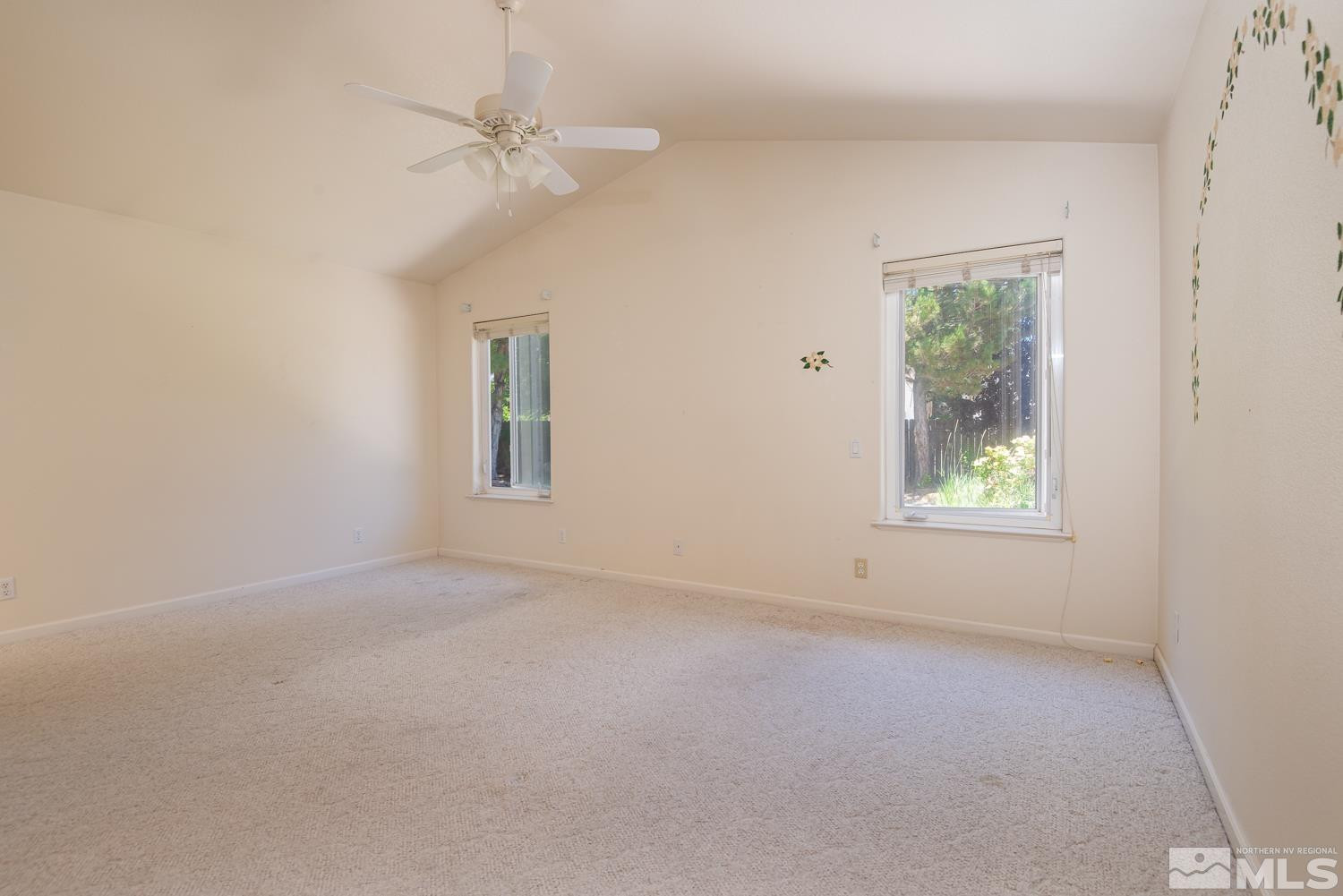 877 Longleaf Place