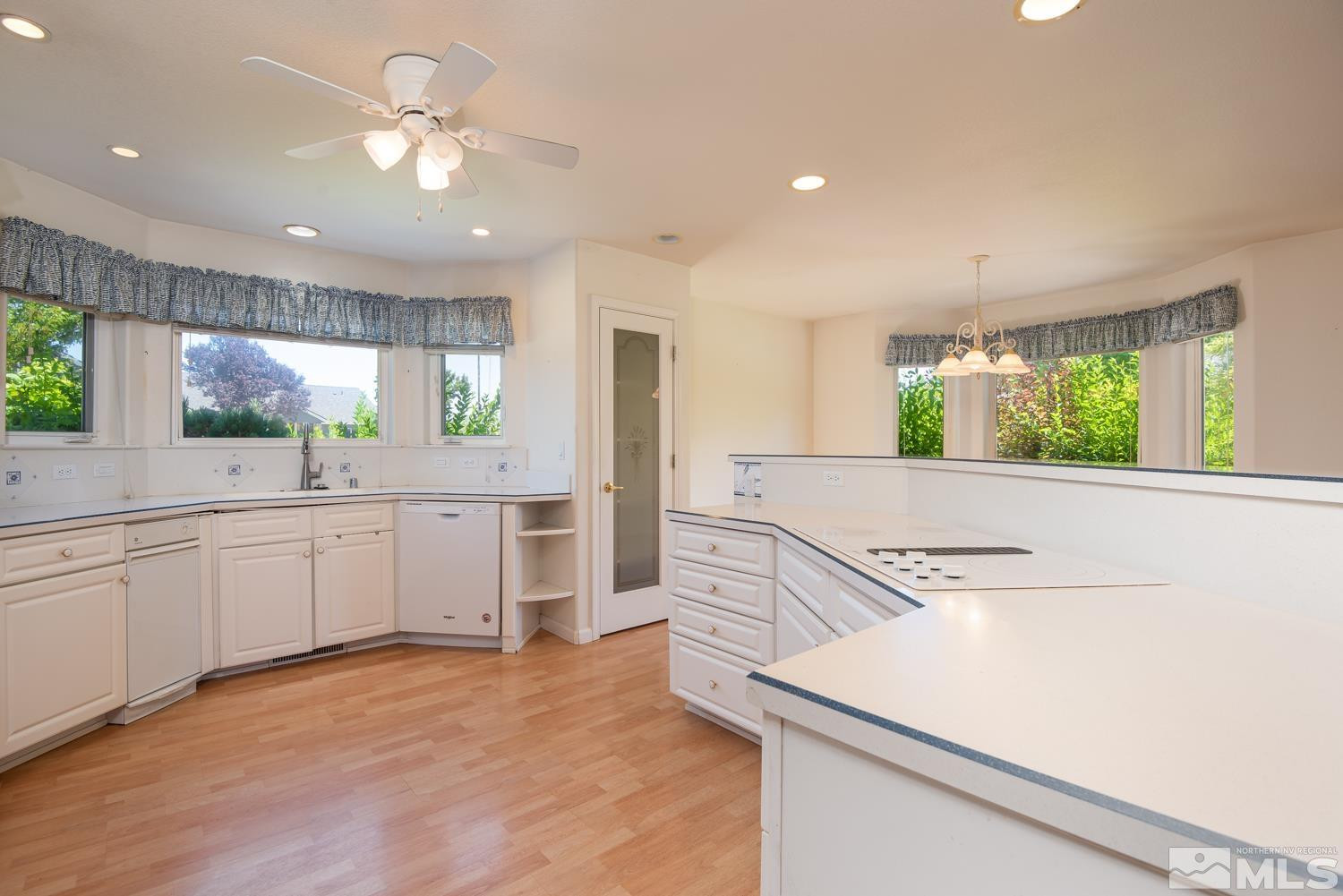 877 Longleaf Place