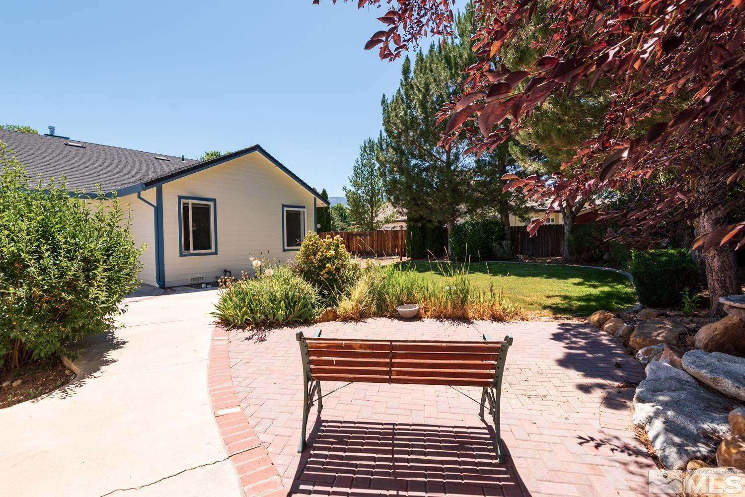 877 Longleaf Place
