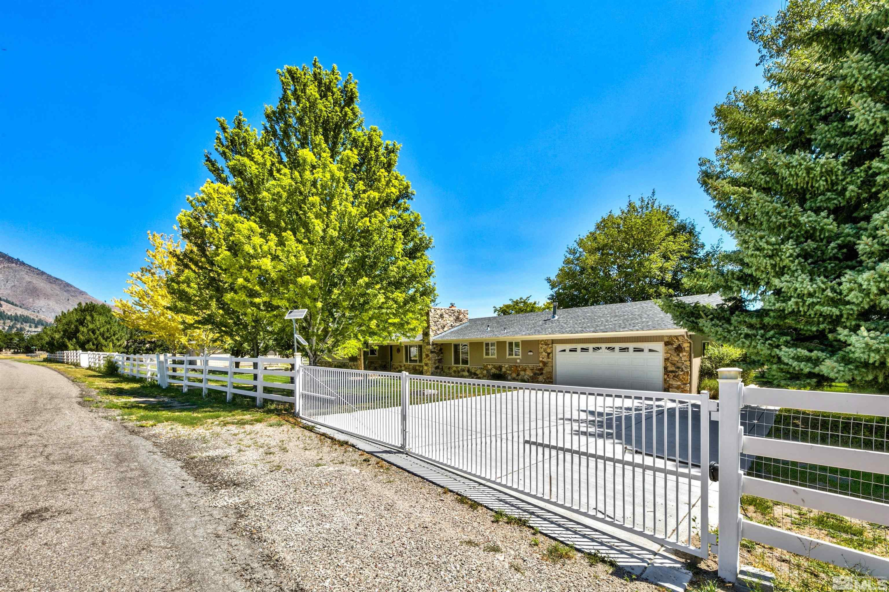 2281 Pioneer Trail