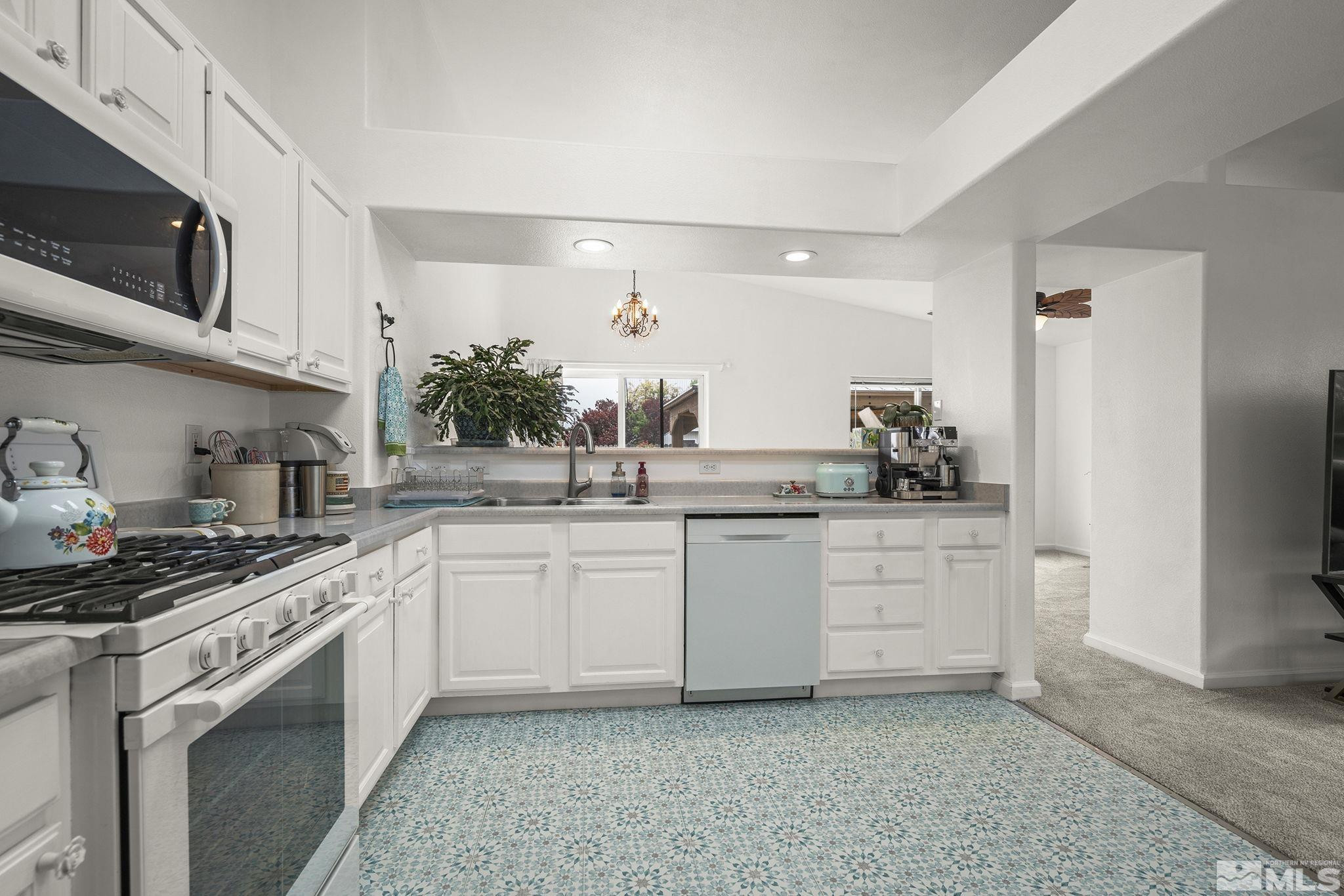 881 Valley Vista Drive